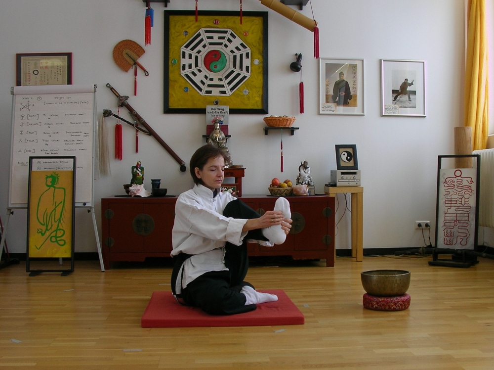Tao-Chi-Kung .  Kultivierungs-�bungen aus dem Qigong.  Chinesische Atemschule und Heilgymnastik, Energiearbeit und Meditation Die 24 Kalender-�bungen der Meister vom Rad der Zeit 