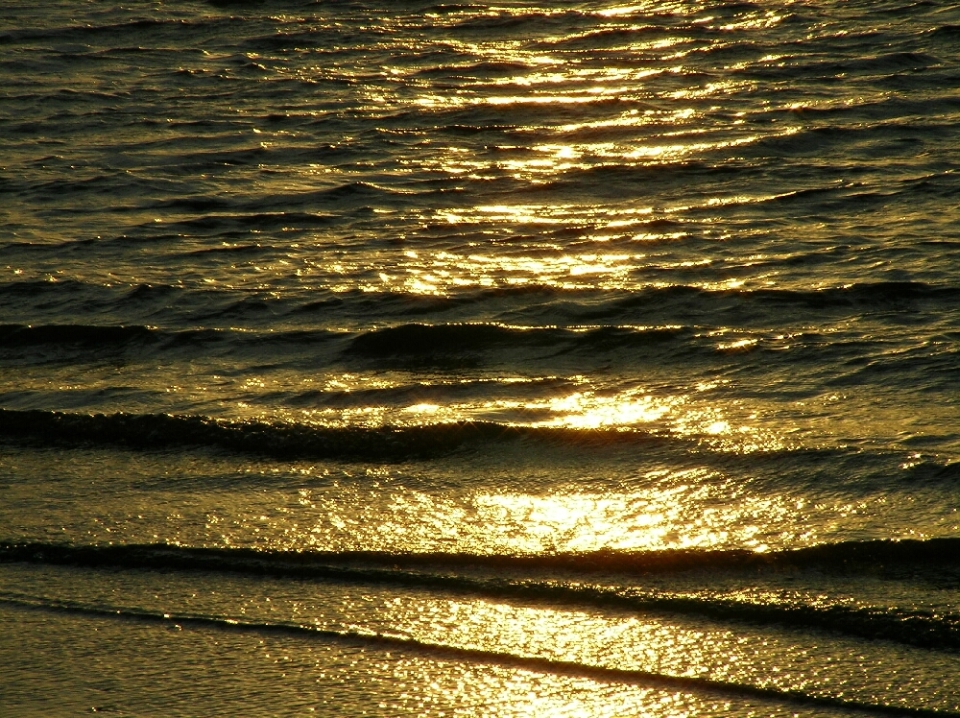 Sonnenuntergang am Meer ... ein Goldenes Elixier ... relax Your mind ... Meditation, das ist Urlaub für den Geist