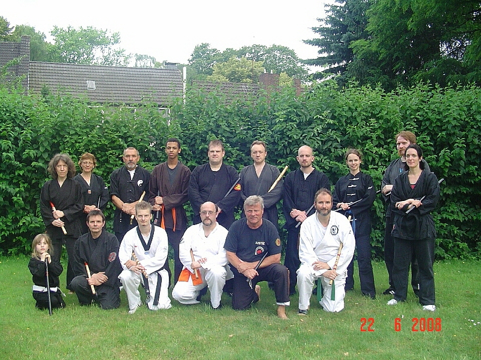 Gruppenfoto-Hanbo-Jutsu-Seminar-mit-Siegfried-Lory-2009-960
