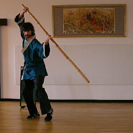 Langstock-Übungen aus dem Shaolin