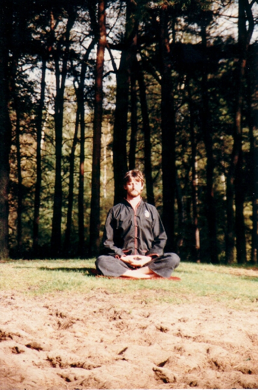 Meditation im Wald. Horst T. Kuhl 1982 - Kursleiter im Tao-Chi Duisburg -