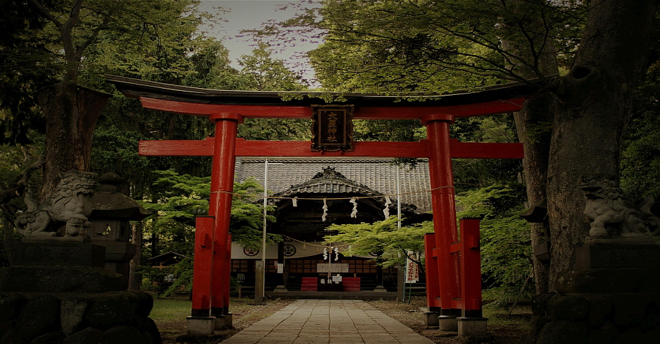 Tori-buddhistischer-Tempel-in-Japan-960x500