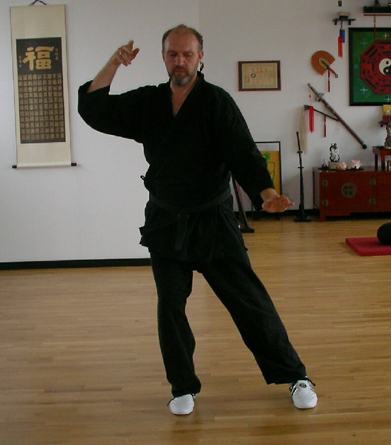 Tai-Chi Ch’uan - Kampfkunst, Heilgymnastik und Meditation  -  Kurse im Tao-Chi Dojo Duisburg