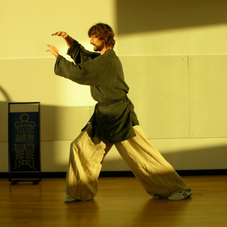 ... Drachenperlen fischen  ... Freihandübungen im Shaolin - Qigong, Energiearbeit, Geistesschule, Meditation