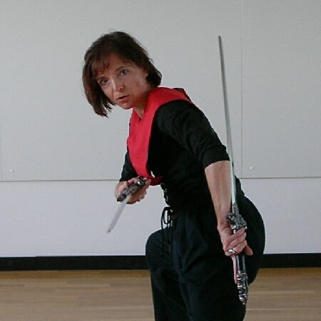 Schwertkampfkunst und Meditation im Dojo der Tao-Chi - üben mit dem 2 Schwertern